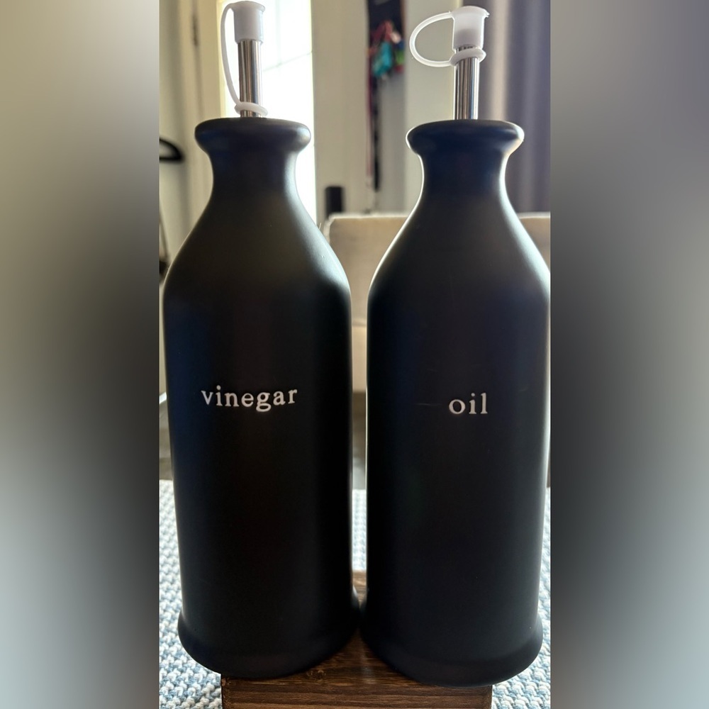 Black Oil and Vinegar Dispenser Set